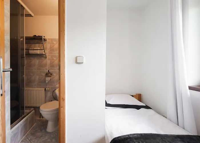 Turnia Nocleg ze śniadaniem 4*