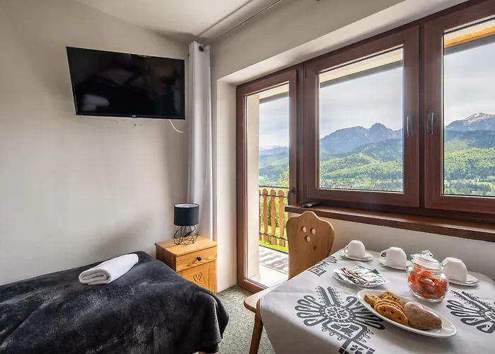 Turnia Nocleg ze śniadaniem 4*