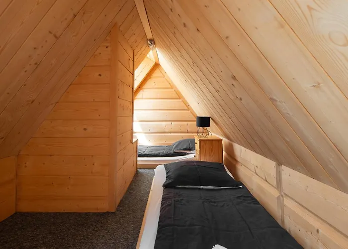 Turnia Nocleg ze śniadaniem 4*