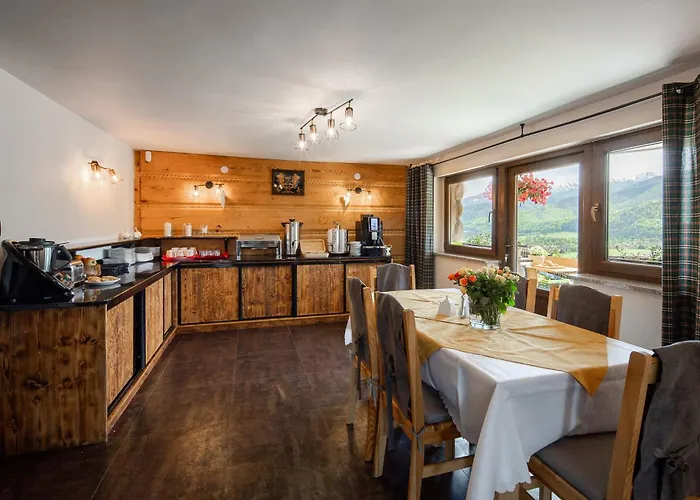 Turnia Nocleg ze śniadaniem 4*